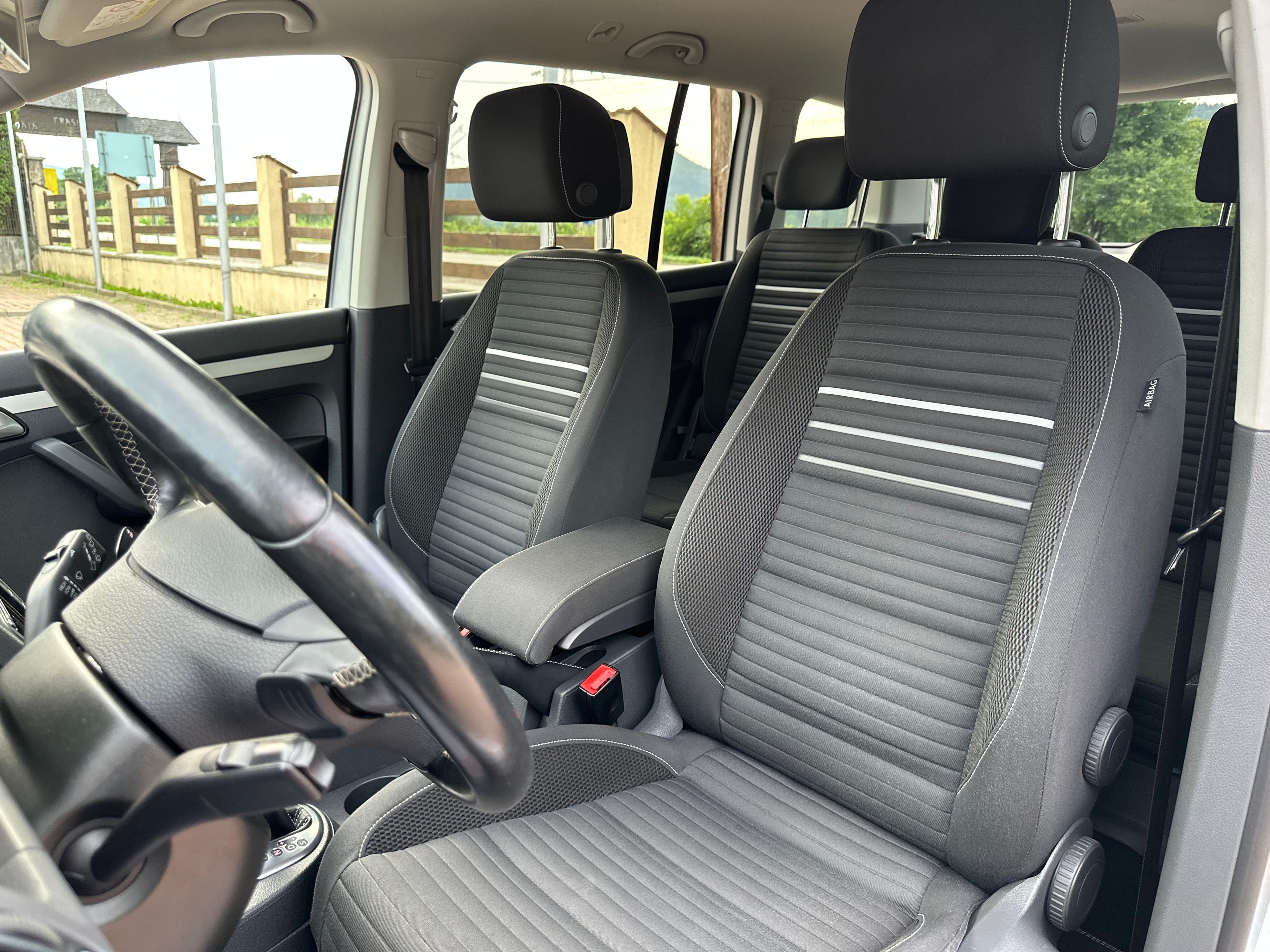 VW Touran 1,6 TDI BMT DSG "Cup"04/2015, 105CP, Euro5, Bi-Xenon 5