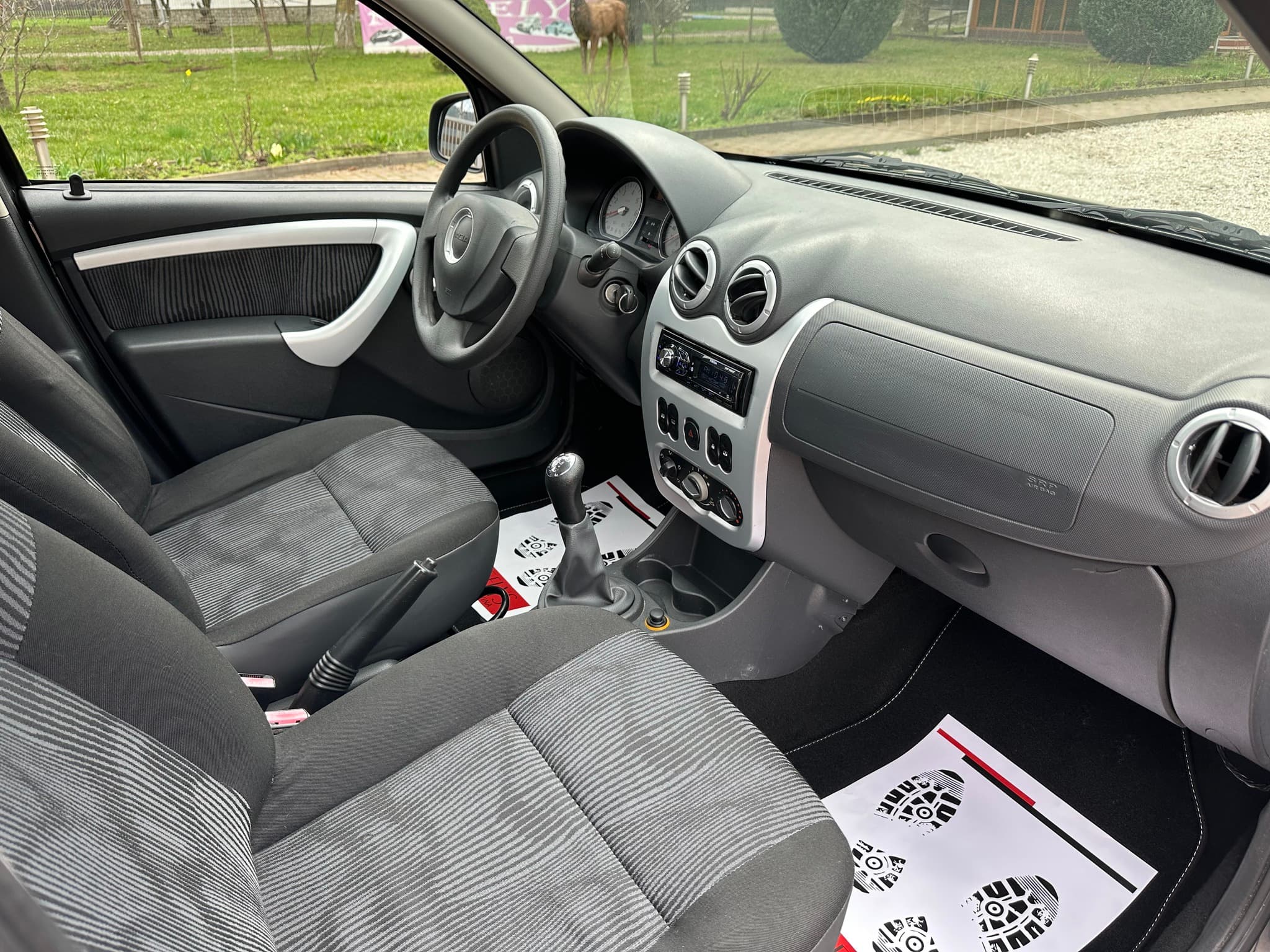 Dacia Sandero 1.5 DCI Laureate 4