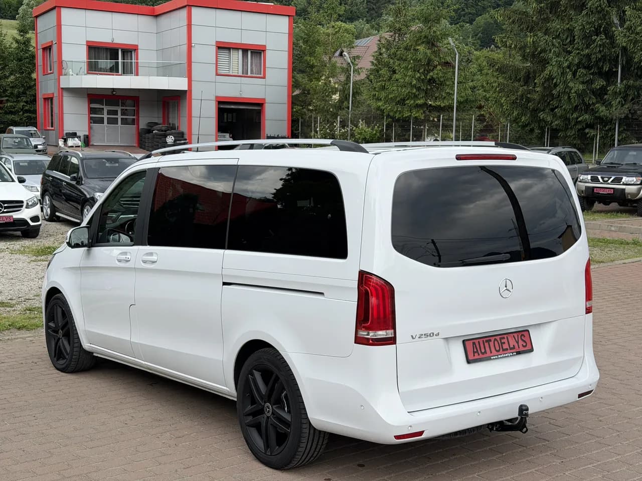 Mercedes-Benz V 250 (BlueTEC) d lang 4Matic 7G-TRONIC, Euro6, 190CP, 7 Locuri 3